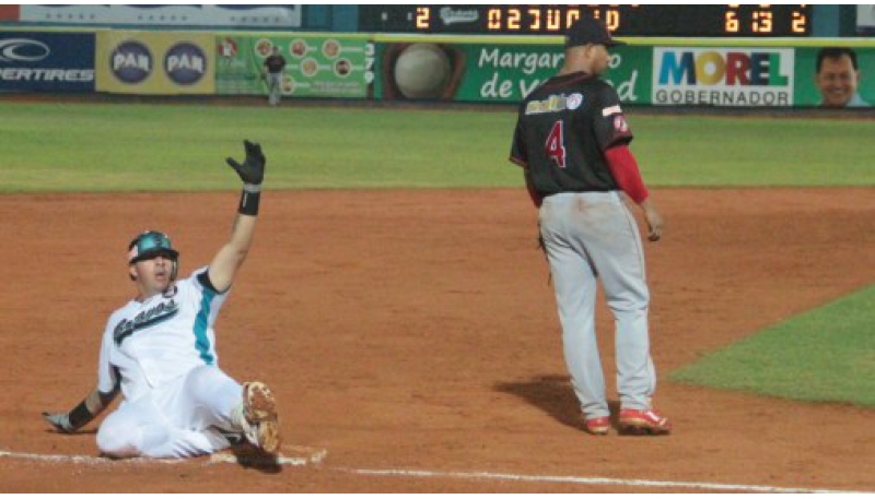 Bravos 9 - Cardenales 8
