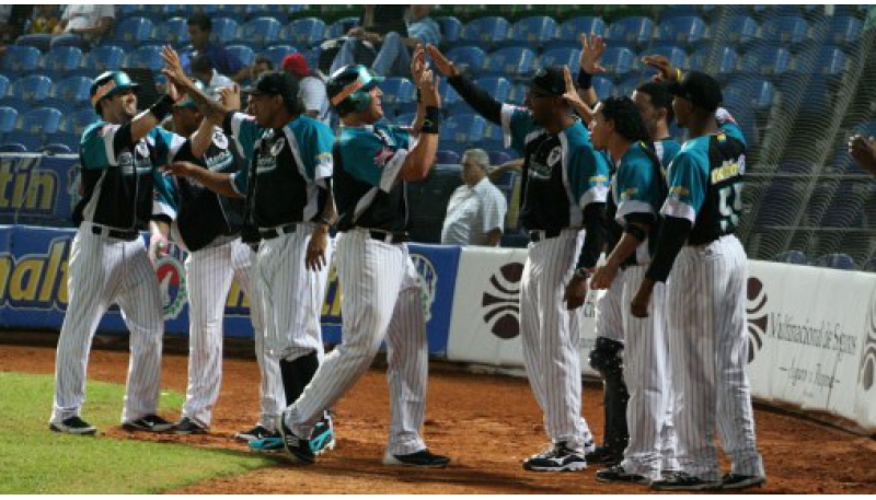 Bravos afeita al León