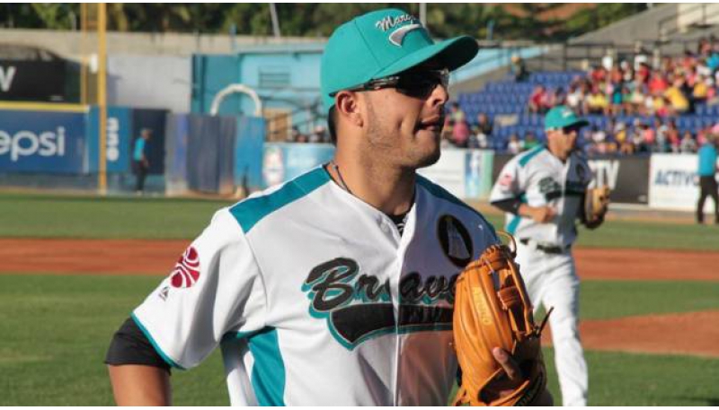Carlos Rivero jugó en tercera con Boston