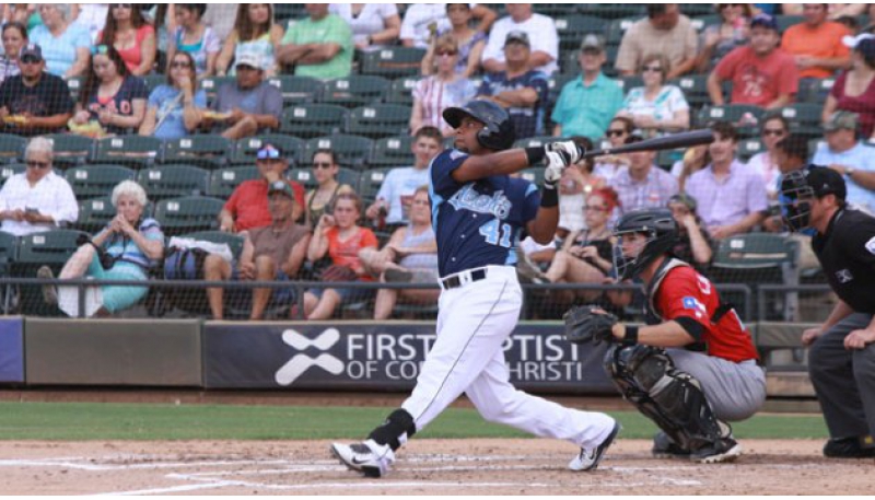 El utility Carlos Perdomo batea .303