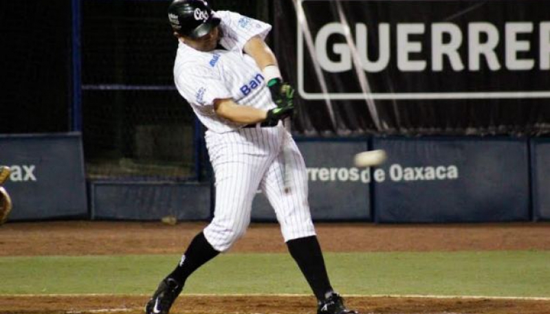 Eliézer Alfonzo de 4-4 con cuadrangular