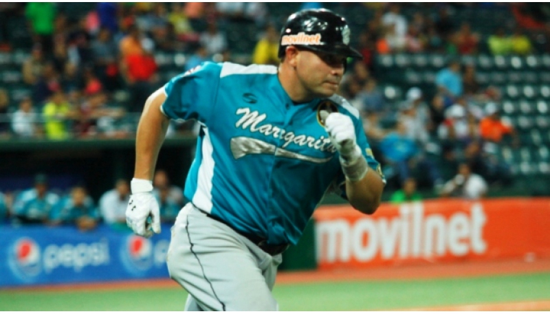 Eliézer Alfonzo pegó jonrón y doble