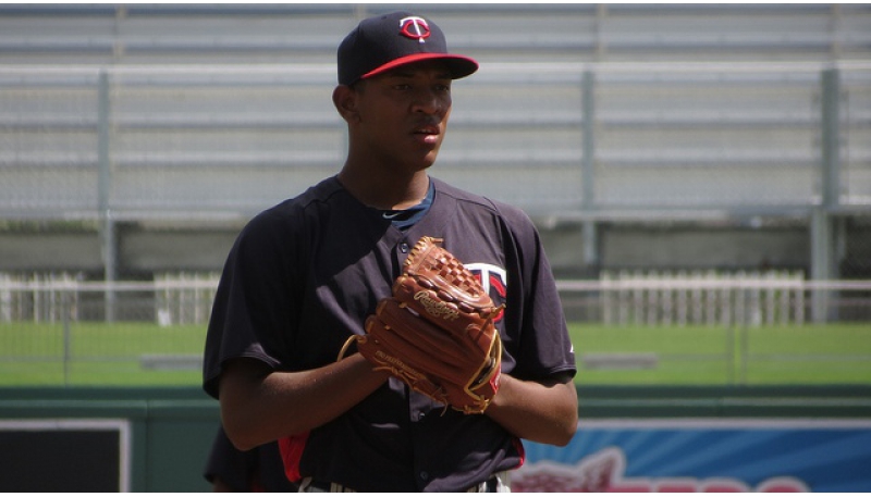 Villegas y Landa se unieron a los Bravos