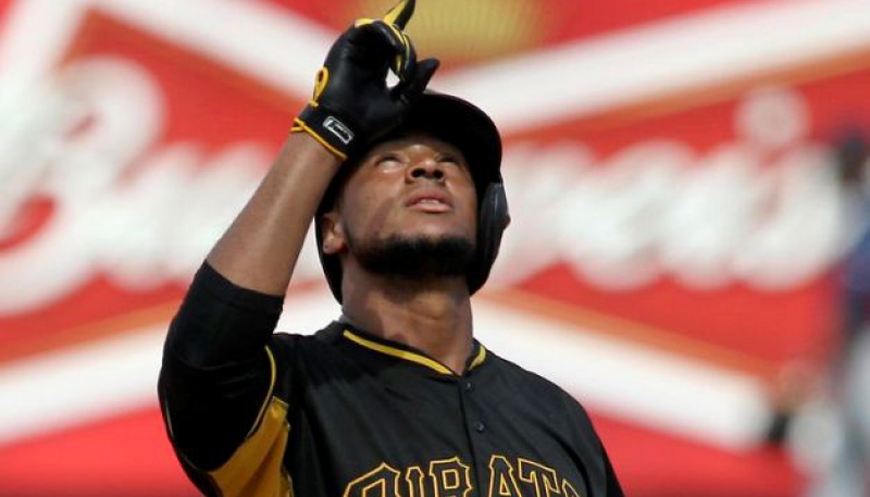 Elías Díaz en el roster de los Piratas