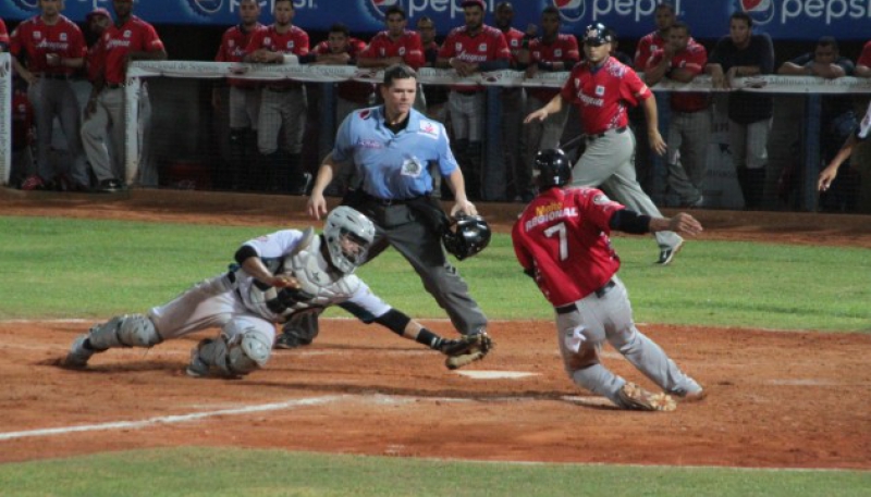 Los Bravos cayeron 2-1 ante los Tigres