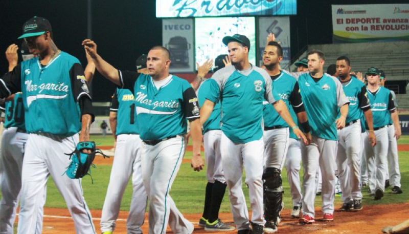 Los Bravos siguen con su fiesta