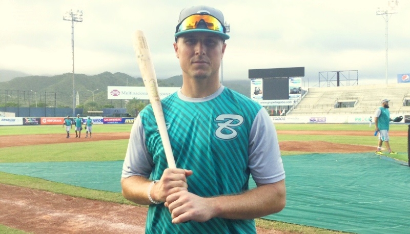 Tyler Marincov entró en el roster de los Bravos