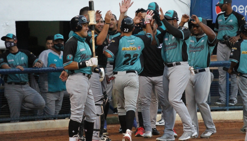 Bravos se la vio clarita a Caribes