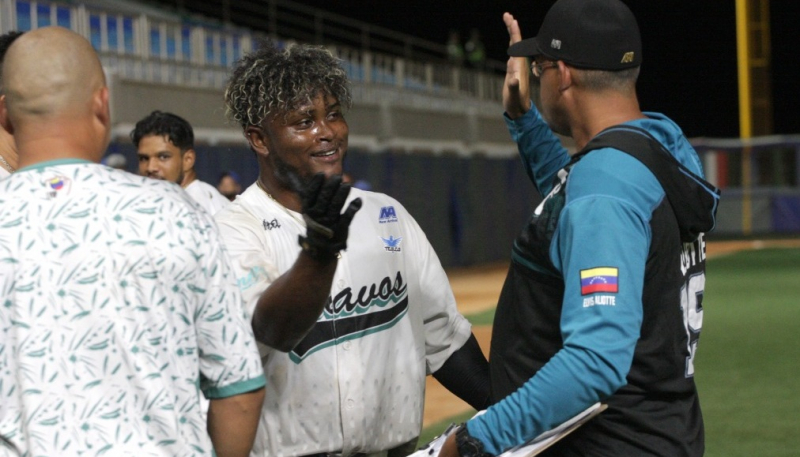 HERRERA SENTENCIÓ CON JONRÓN EN EL INNING 12