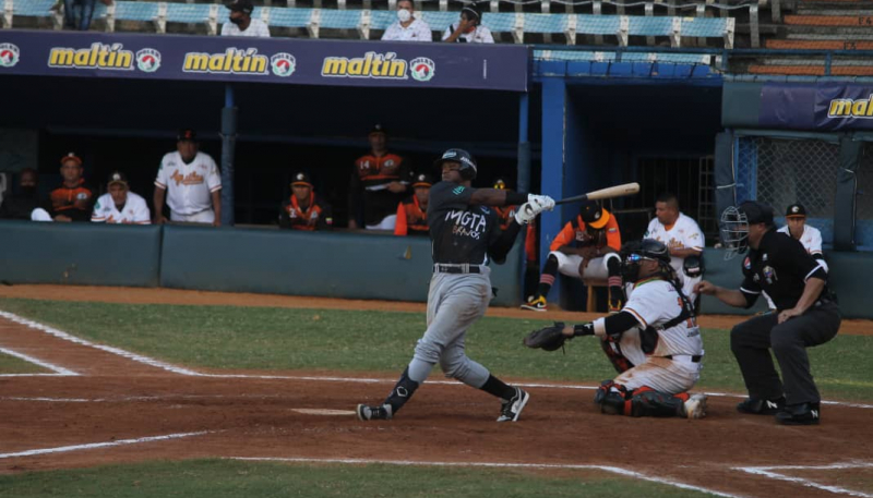 BRAVOS LO HIZO OTRA VEZ... EN EXTRAINNING SE IMPUSO A ÁGUILAS