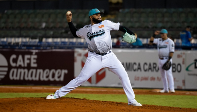 MESA SILENCIÓ BATES MAGALLANEROS