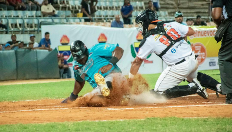 BRAVOS CEDIÓ EL PRIMERO ANTE ÁGUILAS