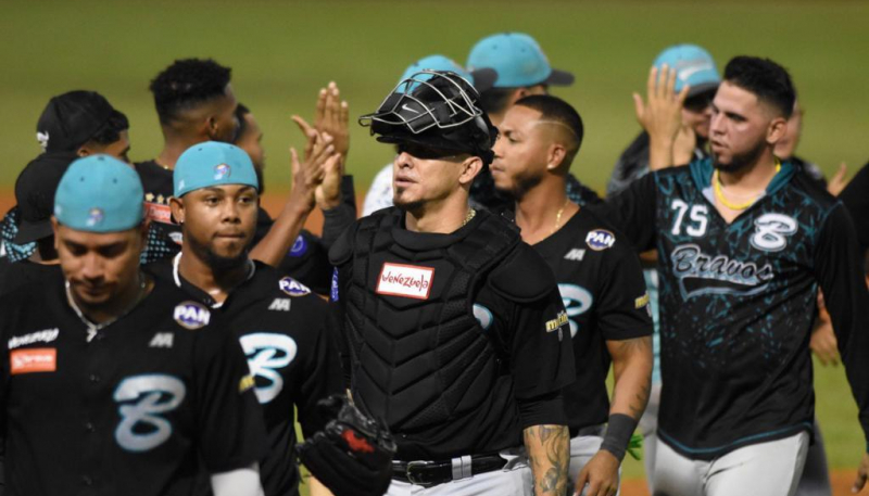 BRAVOS SE LLEVA TRIUNFO EN MARACAY