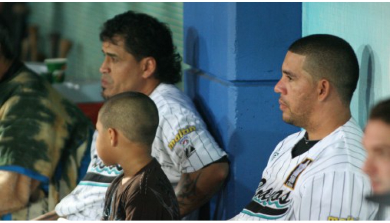 Frank y René volaron la cerca
