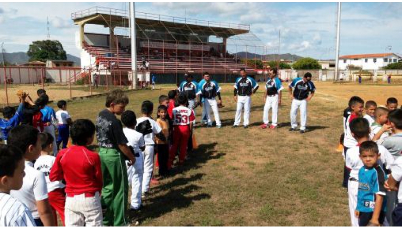 112 invitados a la primera fiesta