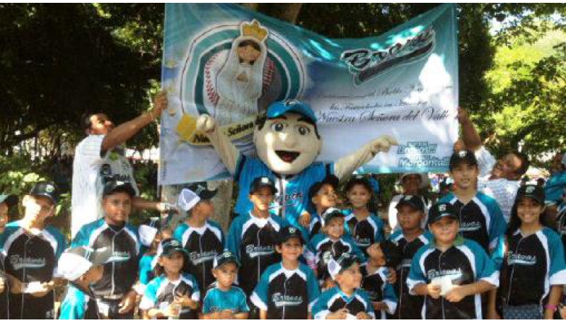 Bravos rindió tributo a la Patrona